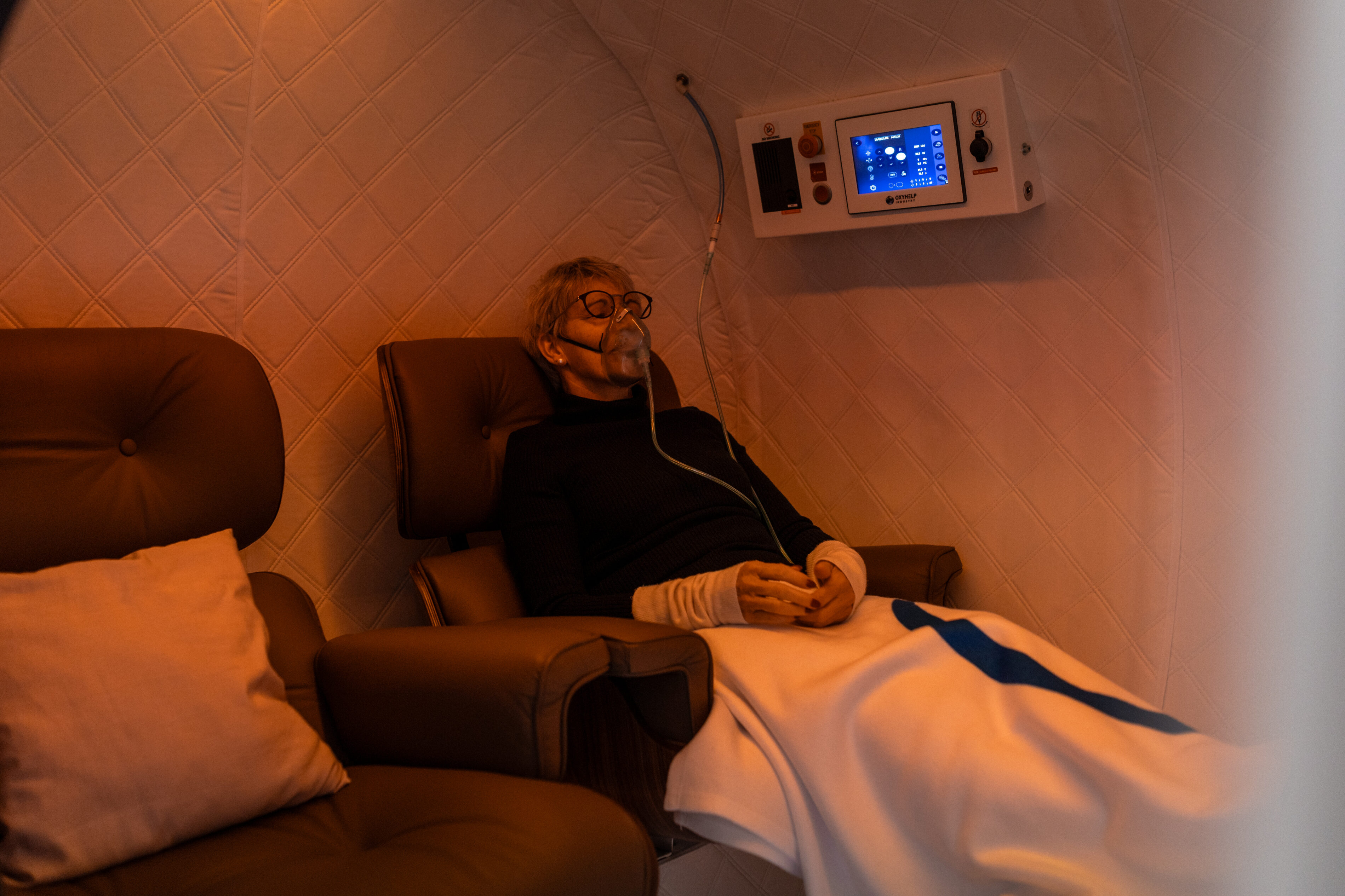 Patientin während der Sauerstofftherapie